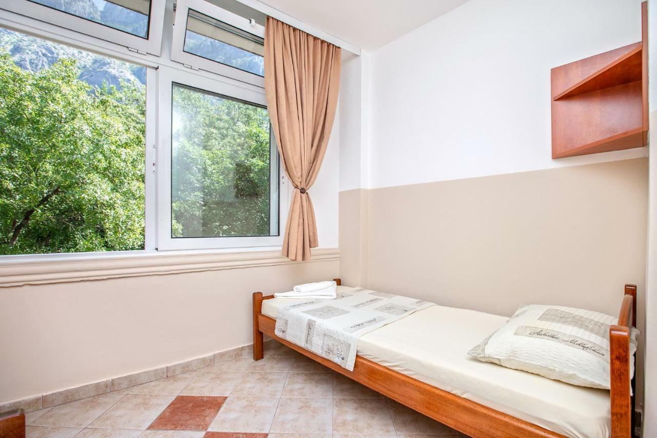 Apartments Villa Popovic Kotor Buitenkant foto