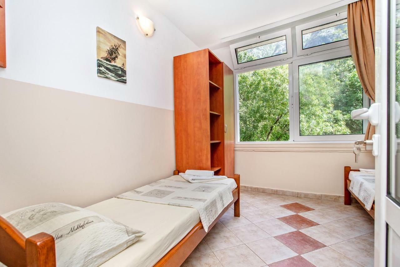 Apartments Villa Popovic Kotor Buitenkant foto